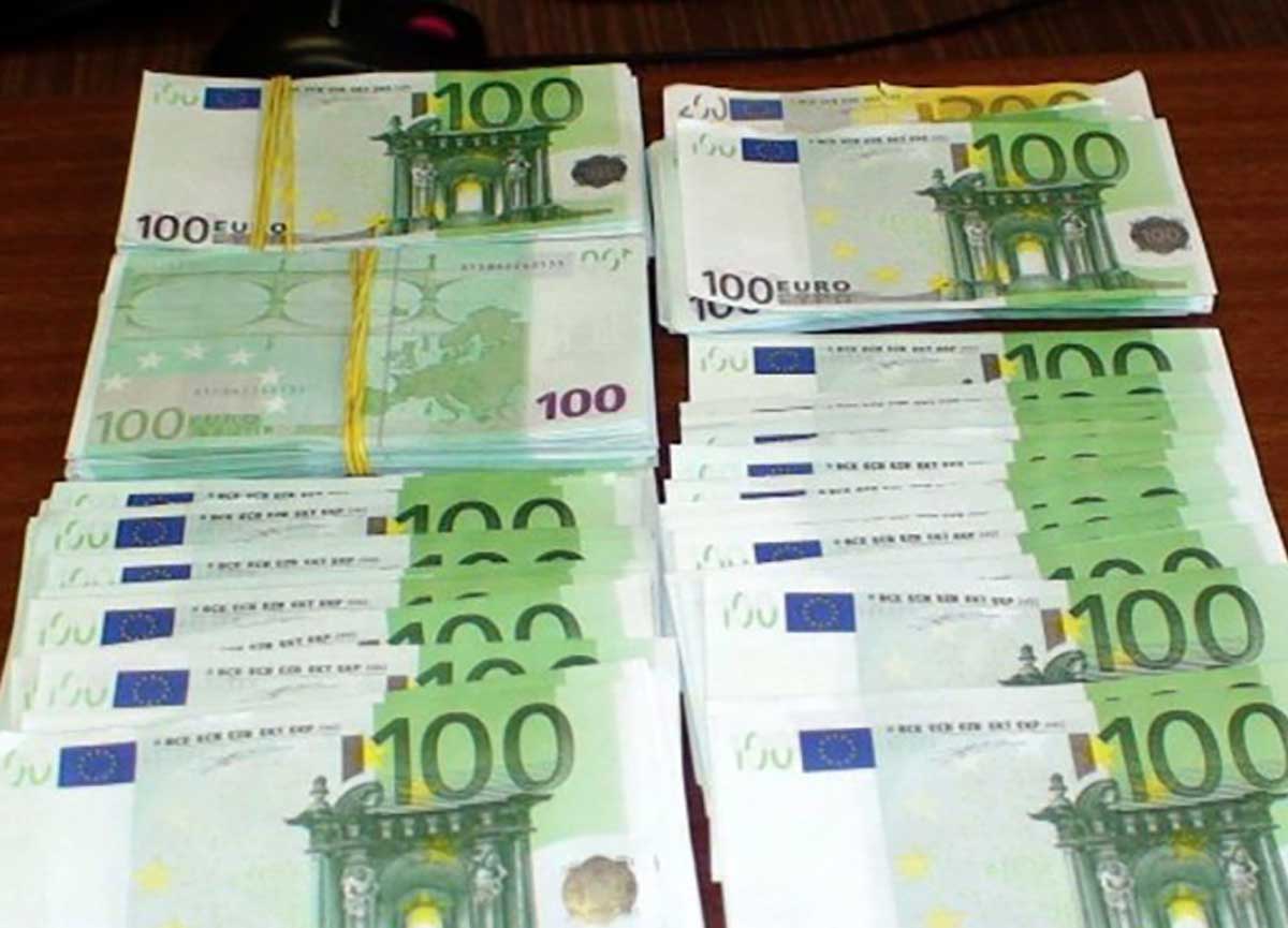 Napoli, 48mln di euro falsi pronti ad entrare in circolo: il maxi-sequestro Napoli, 48mln di euro falsi pronti ad entrare in circolo: il maxi-sequestro