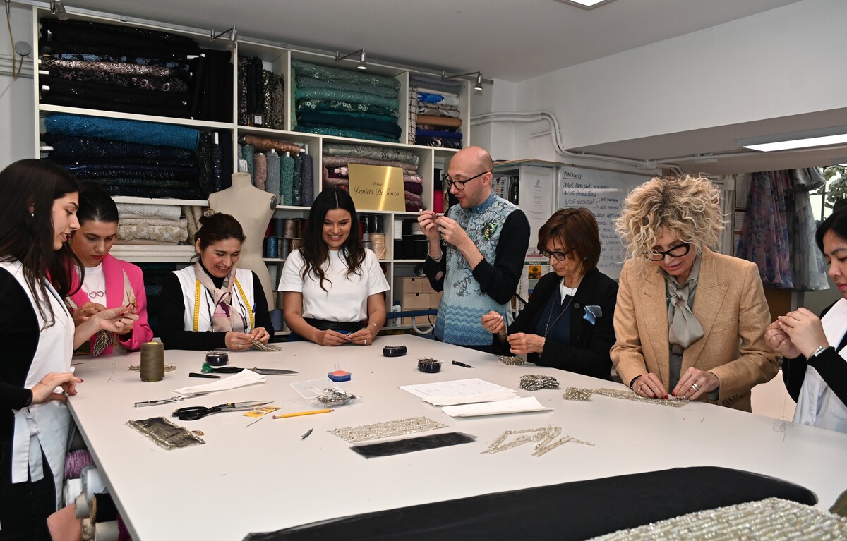 L’atelier Daniela de Souza celebra festa della mamma a Milano L’atelier Daniela de Souza celebra festa della mamma a Milano