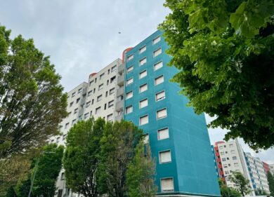 Le “Case bianche” di via Salomone si tingono di nuovi colori