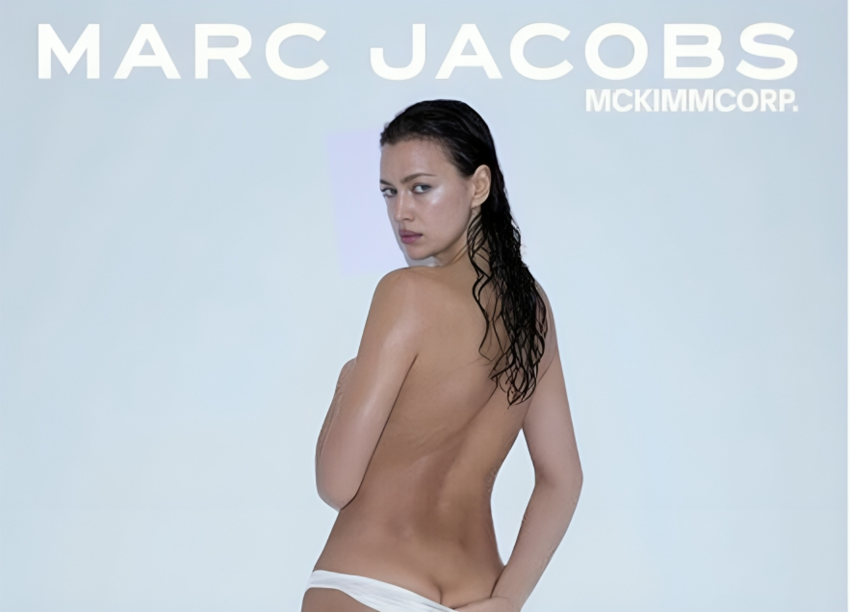 Irina Shayk senza veli, la campagna adv per Marc Jacobs è stellare. Le foto Irina Shayk senza veli, la campagna adv per Marc Jacobs è stellare. Le foto