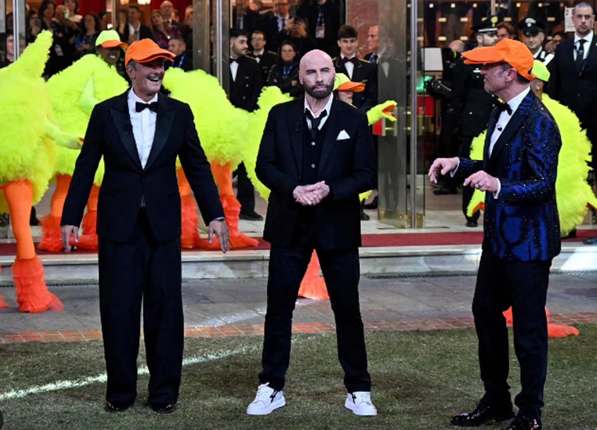 John Travolta a Sanremo, l’ad Rai: “Sospeso il pagamento, chiediamo i danni” John Travolta a Sanremo, l’ad Rai: “Sospeso il pagamento, chiediamo i danni”