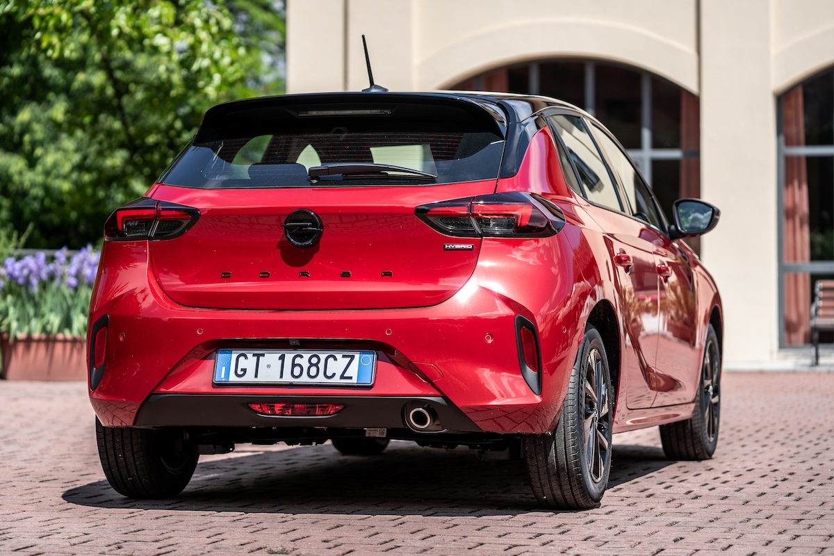 Opel Corsa Hybrid: rivoluzione elettrica a 48 Volt