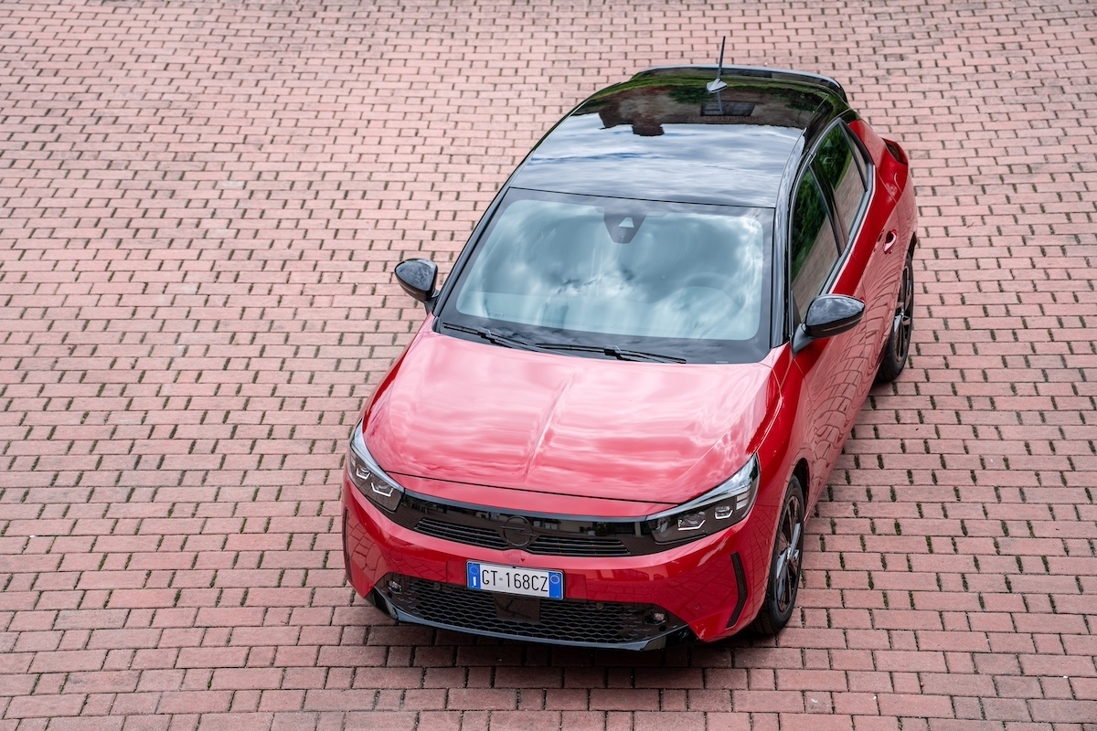 Opel Corsa Hybrid: rivoluzione elettrica a 48 Volt