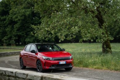 Opel Corsa Hybrid: rivoluzione elettrica a 48 Volt