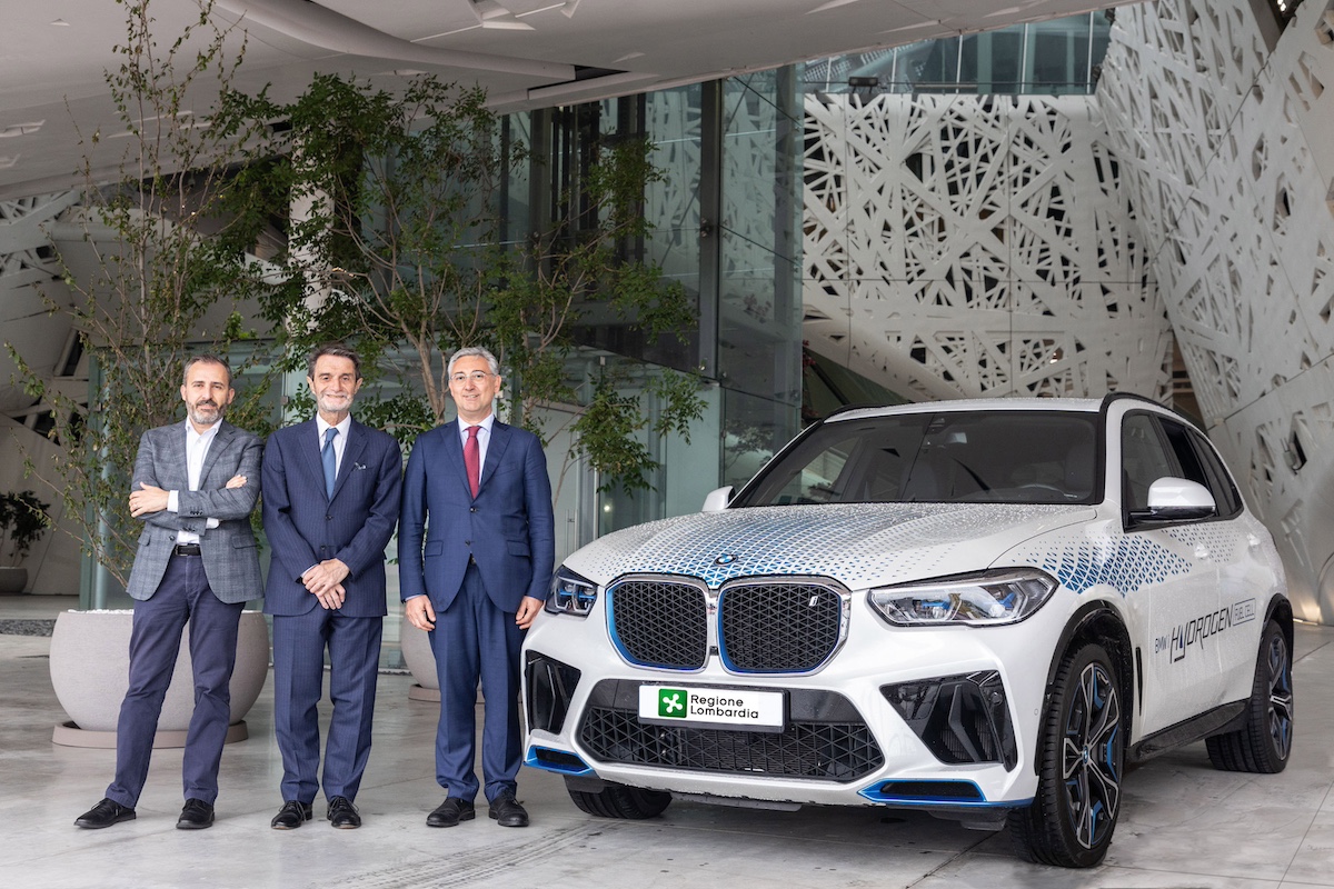 BMW iX5 Hydrogen debutta alla MIND Week BMW iX5 Hydrogen debutta alla MIND Week