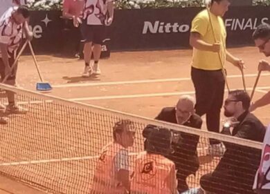 Internazionali di Tennis, blitz in campo degli attivisti: partite sospese