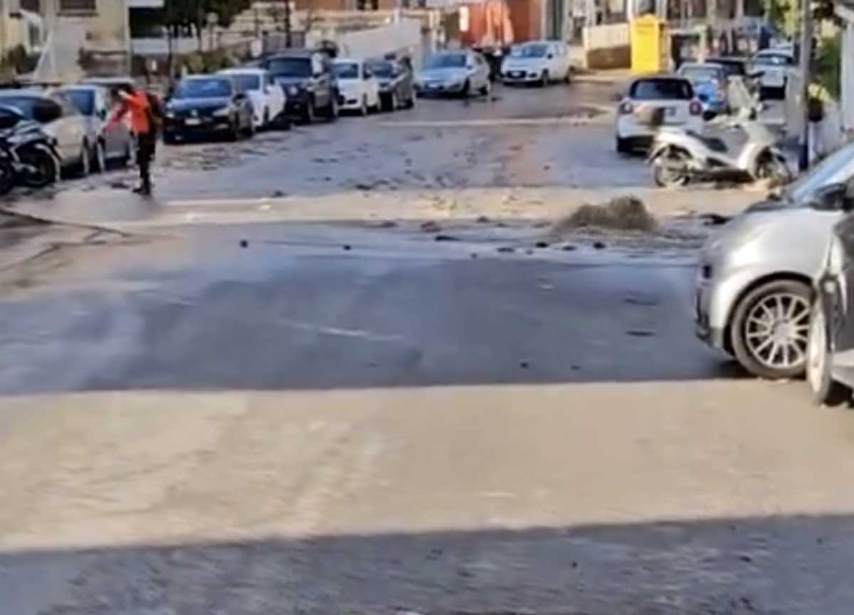 Roma, esplode una conduttura: scuole a secco e traffico impazzito all’Aurelio Roma, esplode una conduttura: scuole a secco e traffico impazzito all’Aurelio