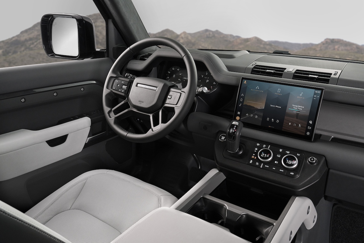 Land Rover: Nuovo Defender lusso e potenza per avventure uniche Land Rover: Nuovo Defender lusso e potenza per avventure uniche