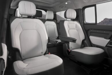 Land Rover: Nuovo Defender  lusso e potenza per avventure uniche