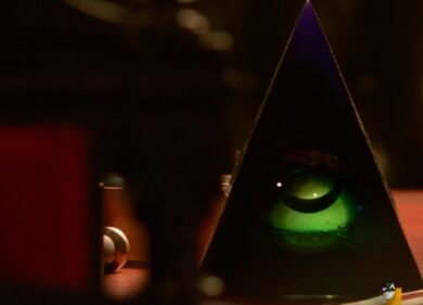 Napoli capitale della massoneria. Da Totò a Pascoli, da Carducci a Stendhal