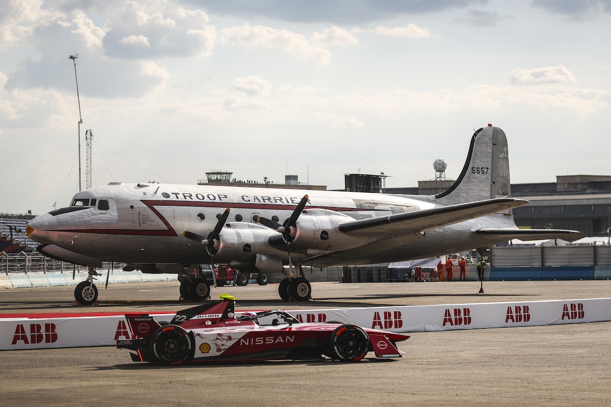 Nissan Formula E Team: doppio podio per Rowland a Berlino Nissan Formula E Team: doppio podio per Rowland a Berlino