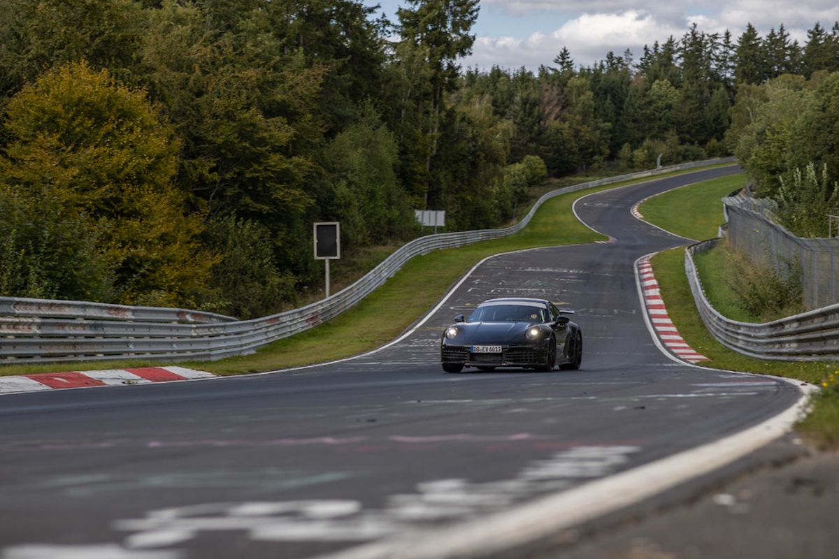 Porsche nuova 911 Ibrida: pronta a rivoluzionare il mondo delle super sportive