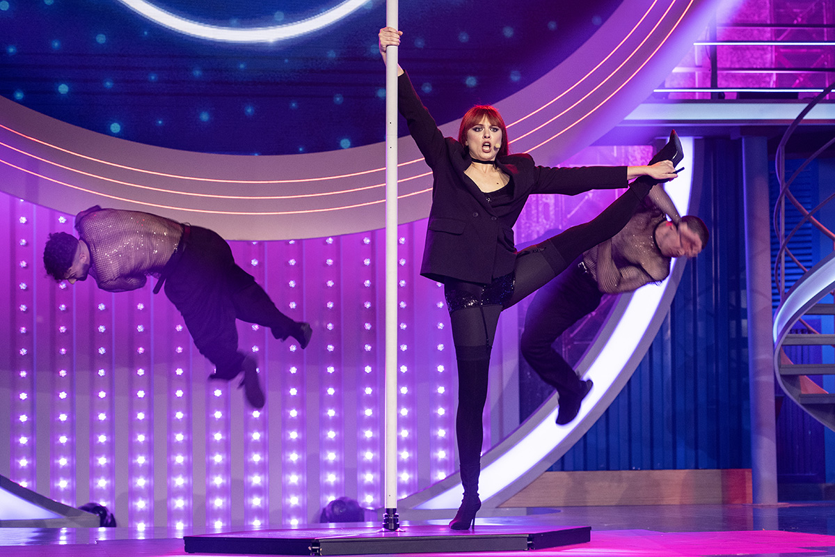 Annalisa-Brenda Lodigiani tra pole da dance e i sogni di gloria con Elodie Annalisa-Brenda Lodigiani tra pole da dance e i sogni di gloria con Elodie