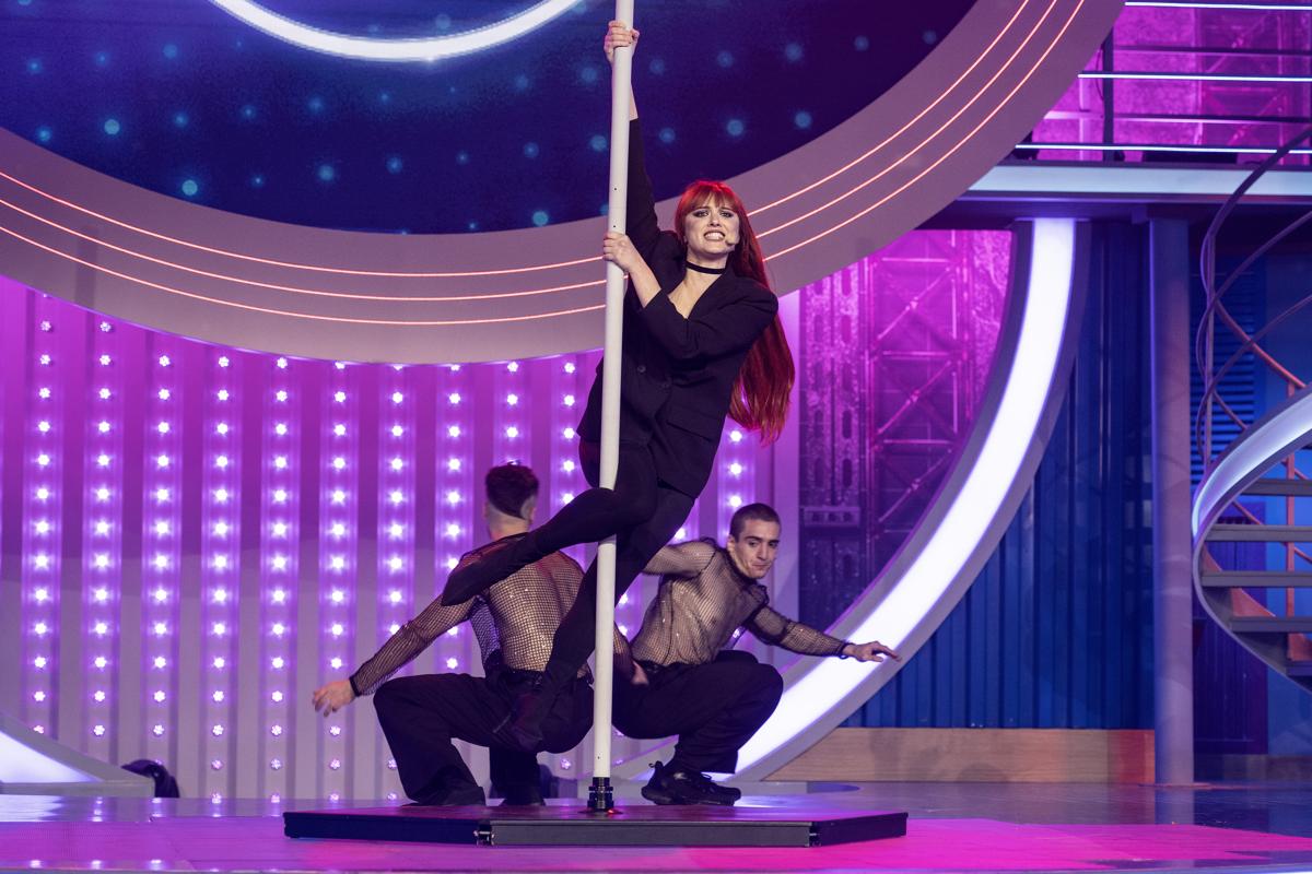 Annalisa-Brenda Lodigiani tra pole da dance e i sogni di gloria con Elodie Annalisa-Brenda Lodigiani tra pole da dance e i sogni di gloria con Elodie