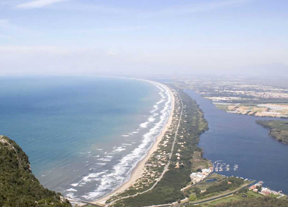 Bandiere blu, nel Lazio mare calmo: solo conferme e Latina è la superstar Bandiere blu, nel Lazio mare calmo: solo conferme e Latina è la superstar