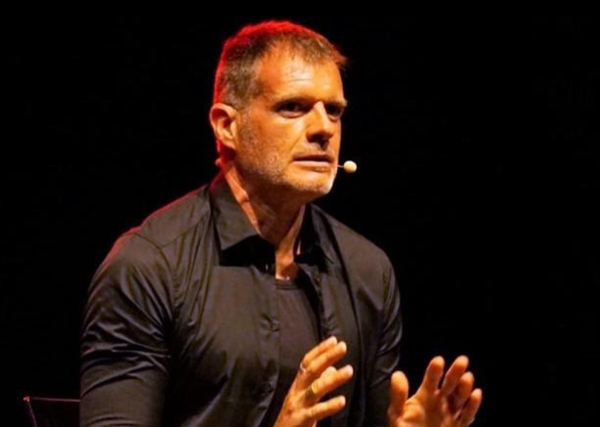 Riserva Indiana chiude, Stefano Massini si sfoga sui social contro la Rai: “La politica decide tutto in tv”