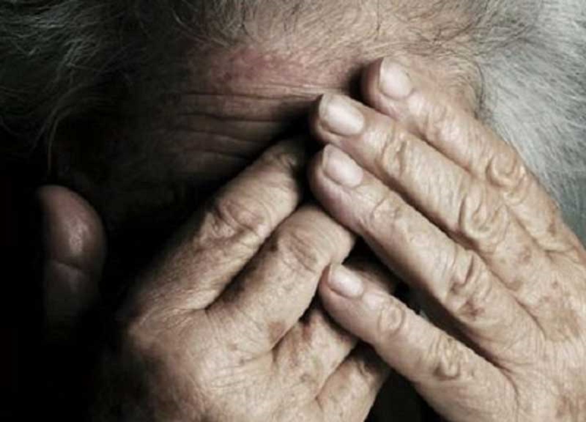 Abusa di una anziana al cimitero e di una 17enne al centro disabili: arrestato Abusa di una anziana al cimitero e di una 17enne al centro disabili: arrestato