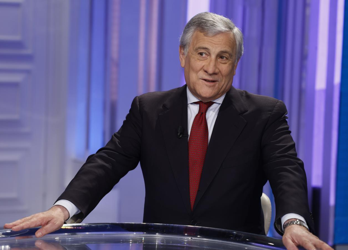 Superbonus, Tajani: “Crisi? Noi siamo leali con il governo”. Intervista Superbonus, Tajani: “Crisi? Noi siamo leali con il governo”. Intervista