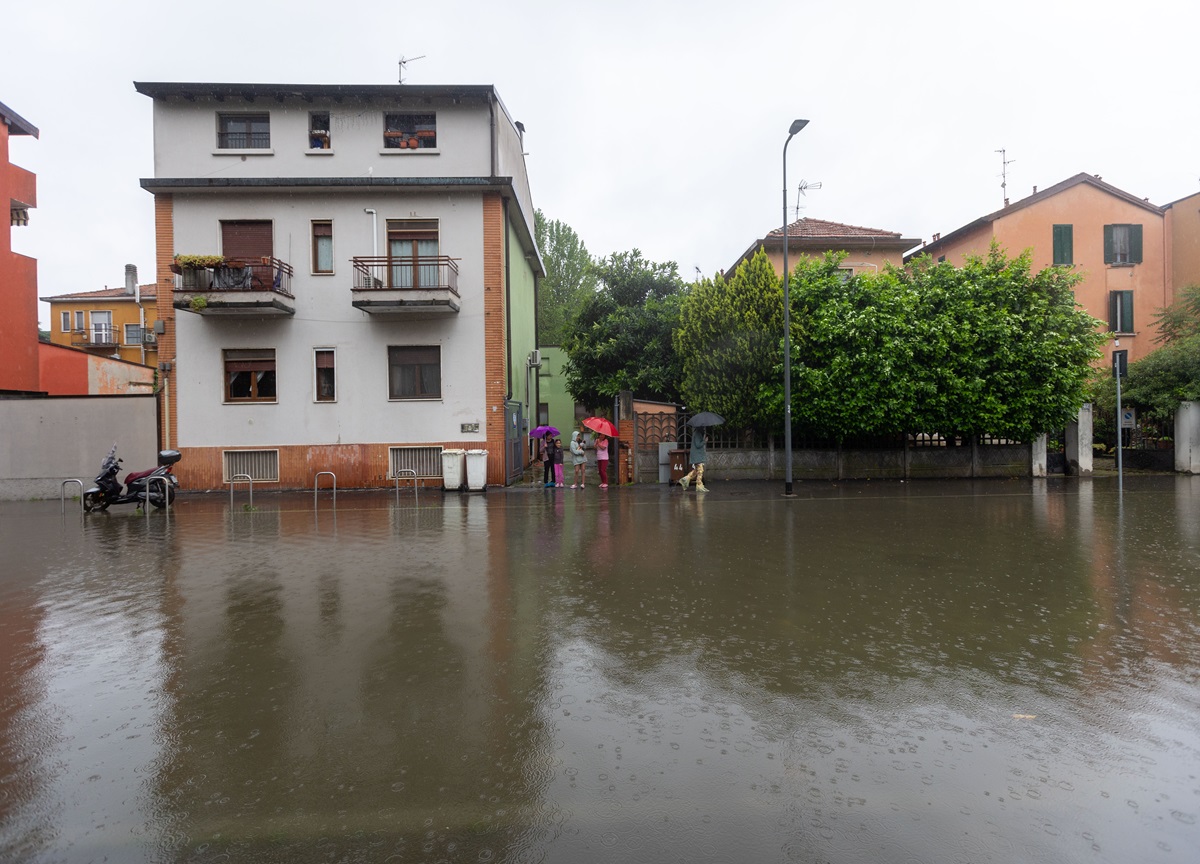Forte pioggia a Milano, il Lambro ed il Seveso hanno esondato. FOTO