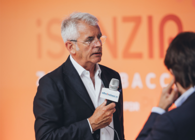 Imperial Brands Italia lancia iSENZIA: stick con nicotina e zero tabacco