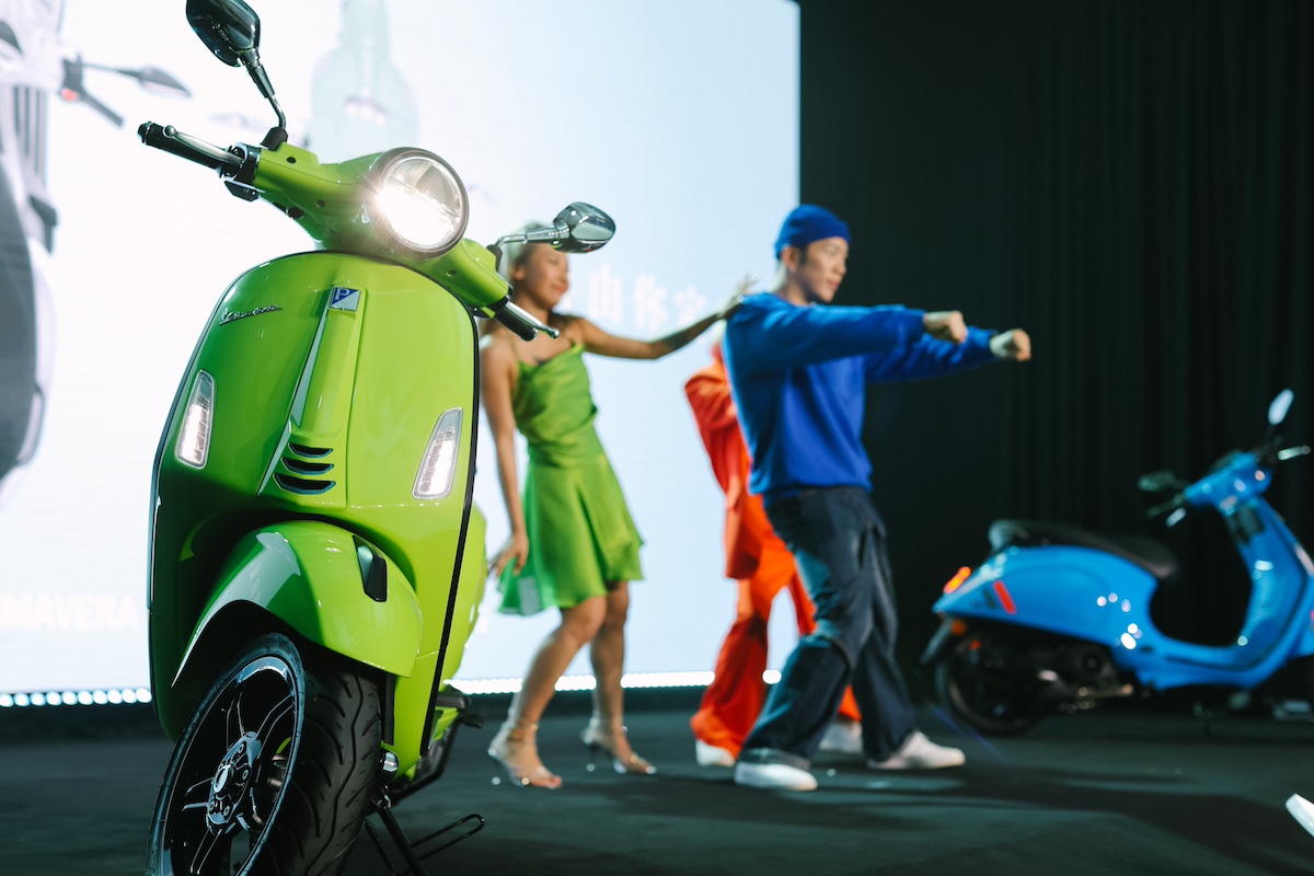 Vespa conquista Shanghai: Nuovi modelli e moda italiana incantano la Cina Vespa conquista Shanghai: Nuovi modelli e moda italiana incantano la Cina