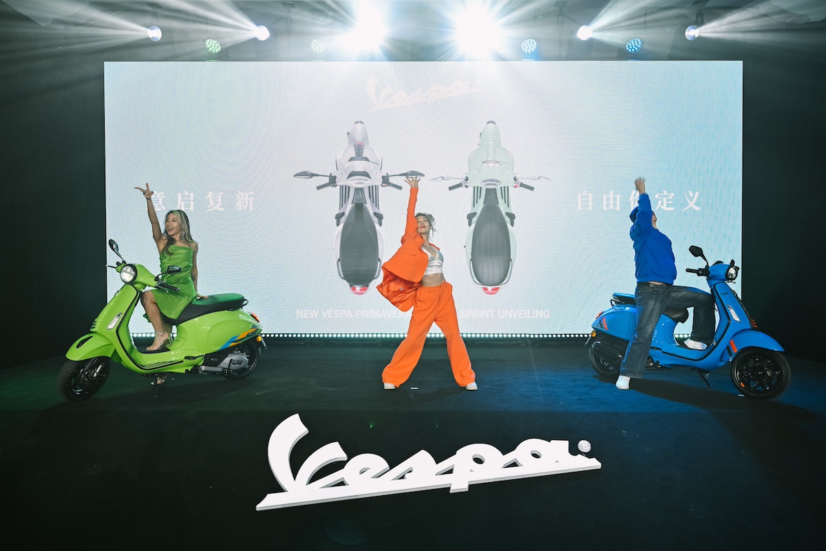Vespa conquista Shanghai: Nuovi modelli e moda italiana incantano la Cina Vespa conquista Shanghai: Nuovi modelli e moda italiana incantano la Cina