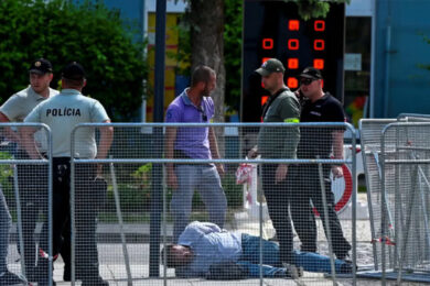 Chi è Juraj Cintula, il pacifista armato. Dietro l’attentato l’ombra di Soros