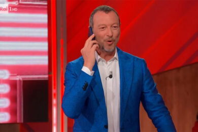 Affari Tuoi, confessione ad Amadeus: “Facevo lo spogliarello. Un mese dopo..”