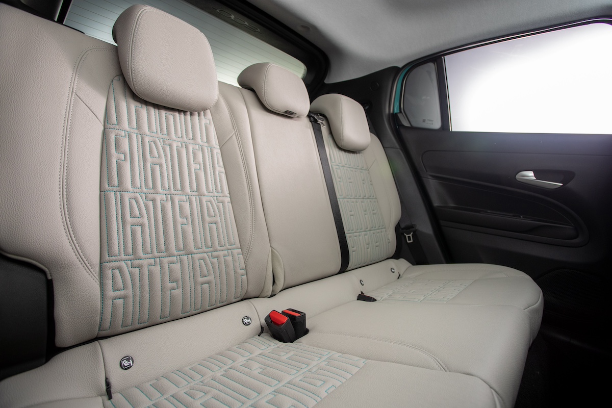 Fiat 600 Hybrid: la nuova compatta che unisce stile e sostenibilità Fiat 600 Hybrid: la nuova compatta che unisce stile e sostenibilità