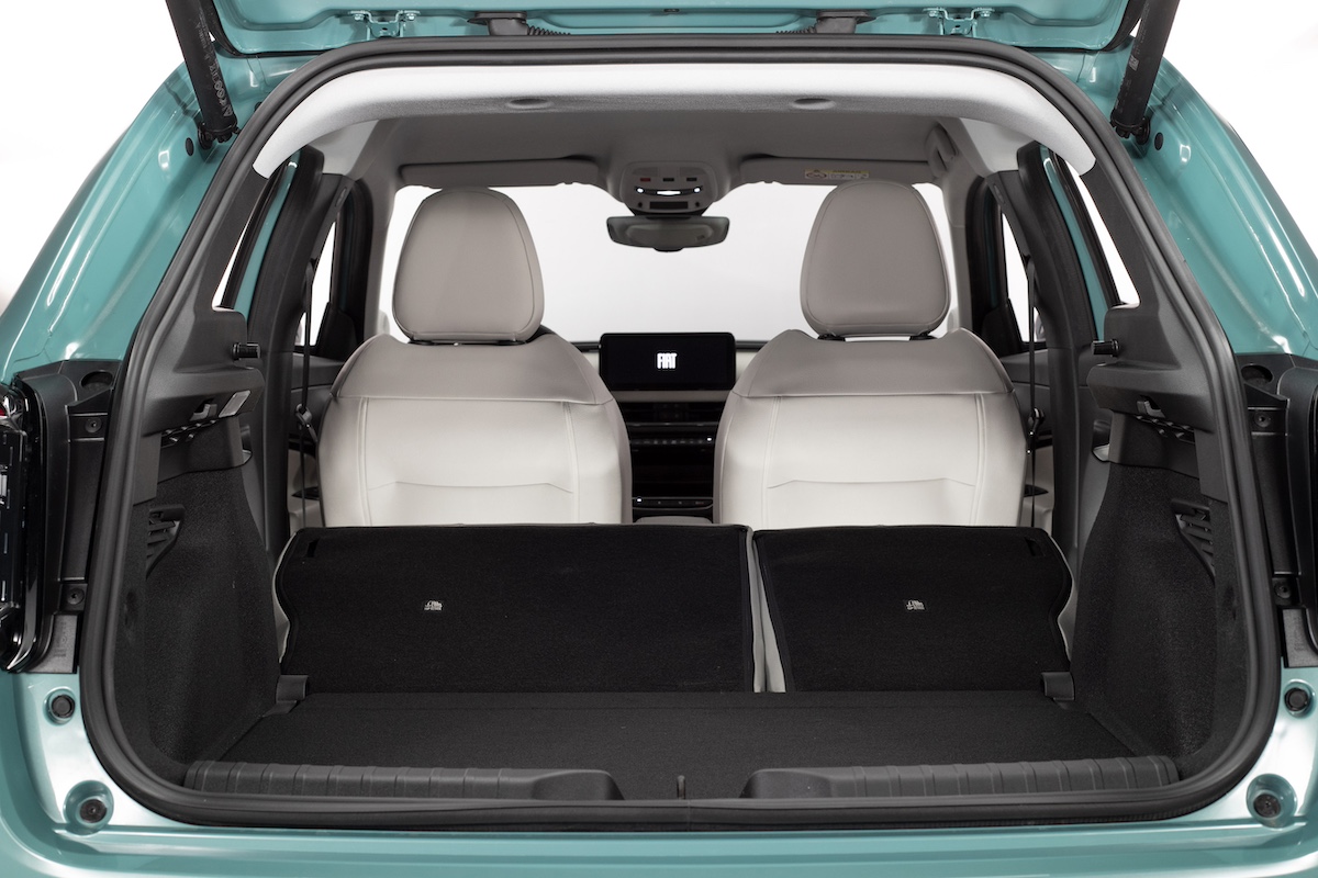 Fiat 600 Hybrid: la nuova compatta che unisce stile e sostenibilità Fiat 600 Hybrid: la nuova compatta che unisce stile e sostenibilità