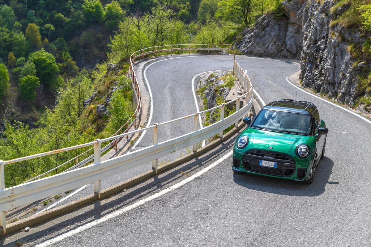 Nuova MINI Cooper: semplicità, carisma e innovazione
