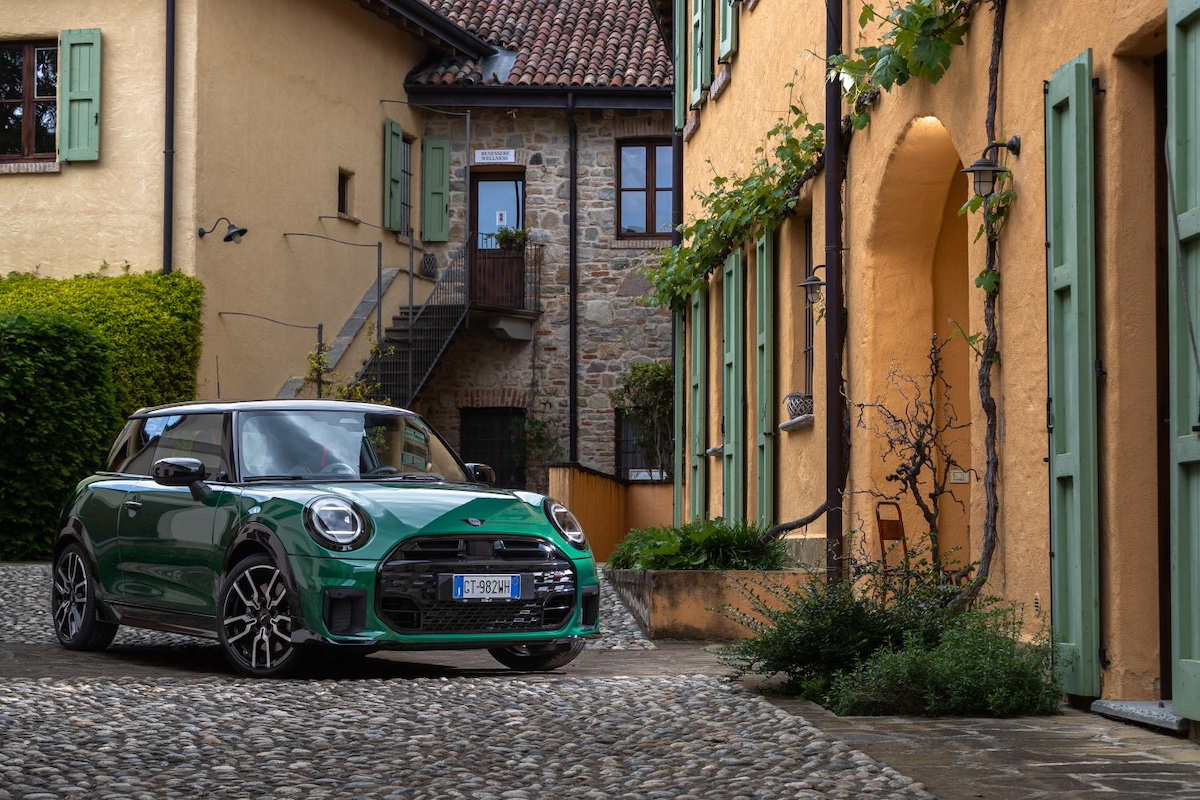 Nuova MINI Cooper: semplicità, carisma e innovazione