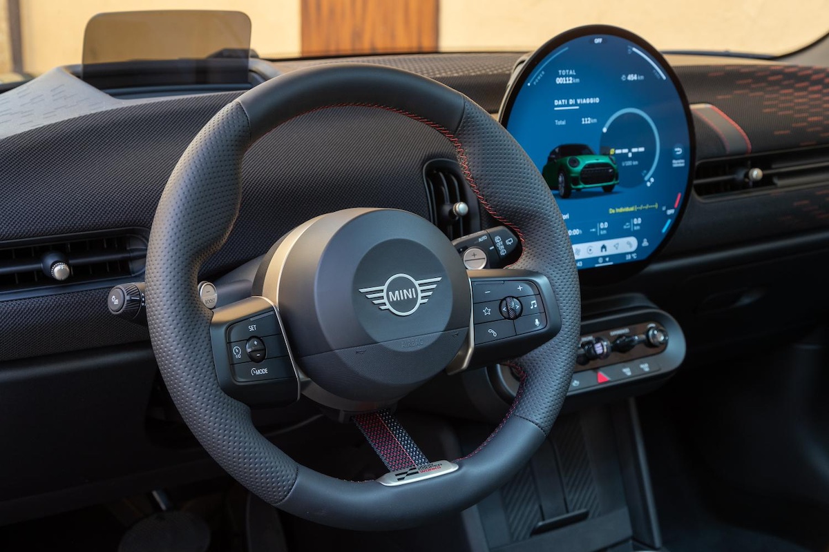 Nuova MINI Cooper: semplicità, carisma e innovazione