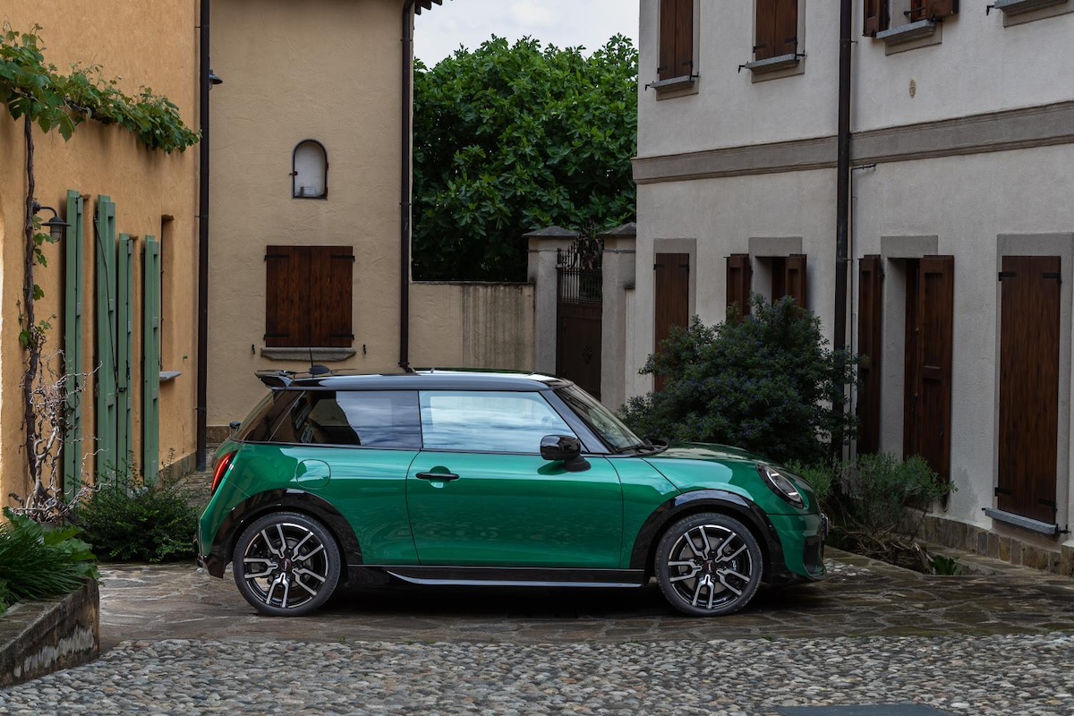 Nuova MINI Cooper: semplicità, carisma e innovazione