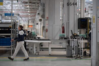 Stellantis, crolla la produzione di Mirafiori. Incubo Cig da 17 anni di fila