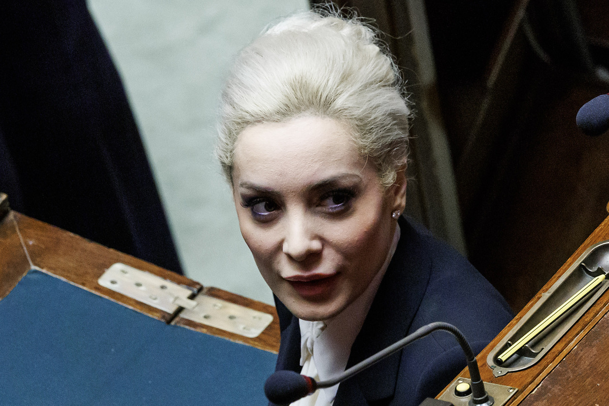 Fascina: “Senza Silvio è solo sopravvivenza. Io la Nilde Iotti della Destra” Fascina: “Senza Silvio è solo sopravvivenza. Io la Nilde Iotti della Destra”