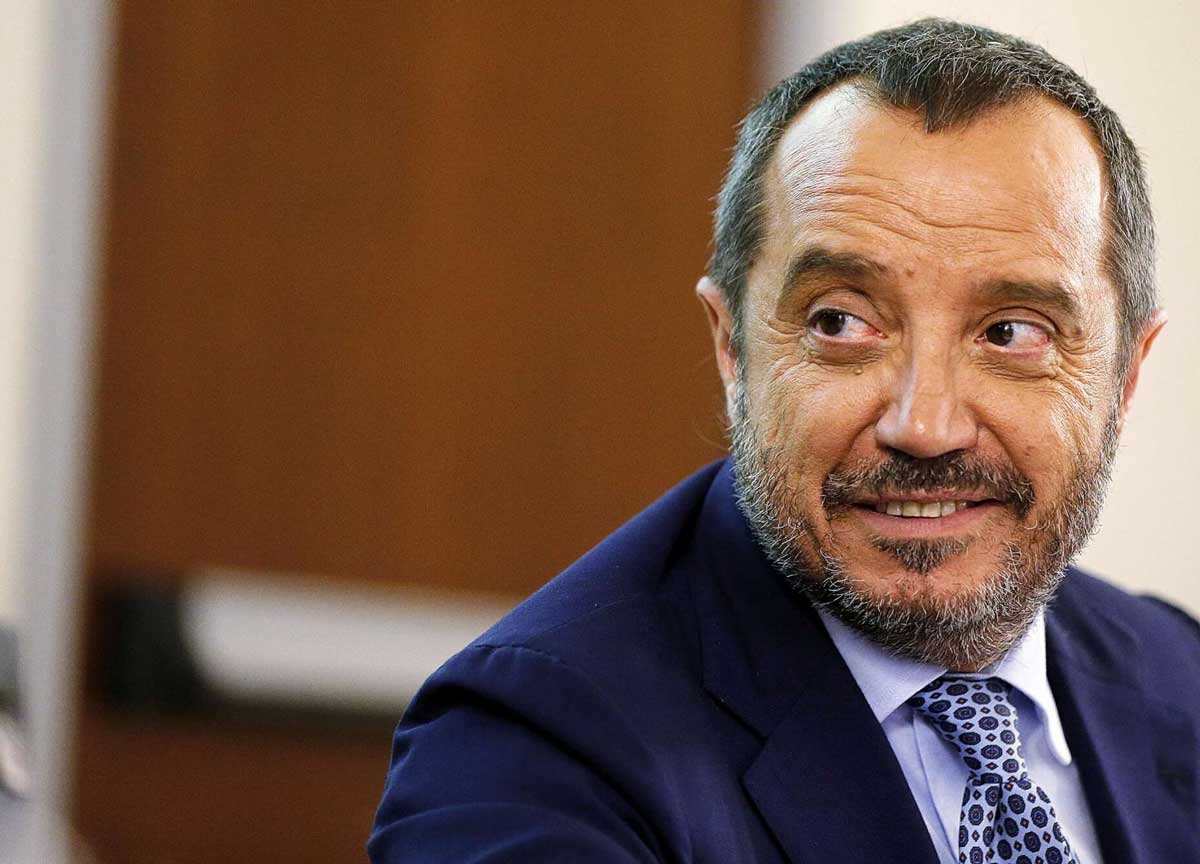 Funerali di Franco Di Mare, i vertici Rai presenti ma mimetizzati tra la folla