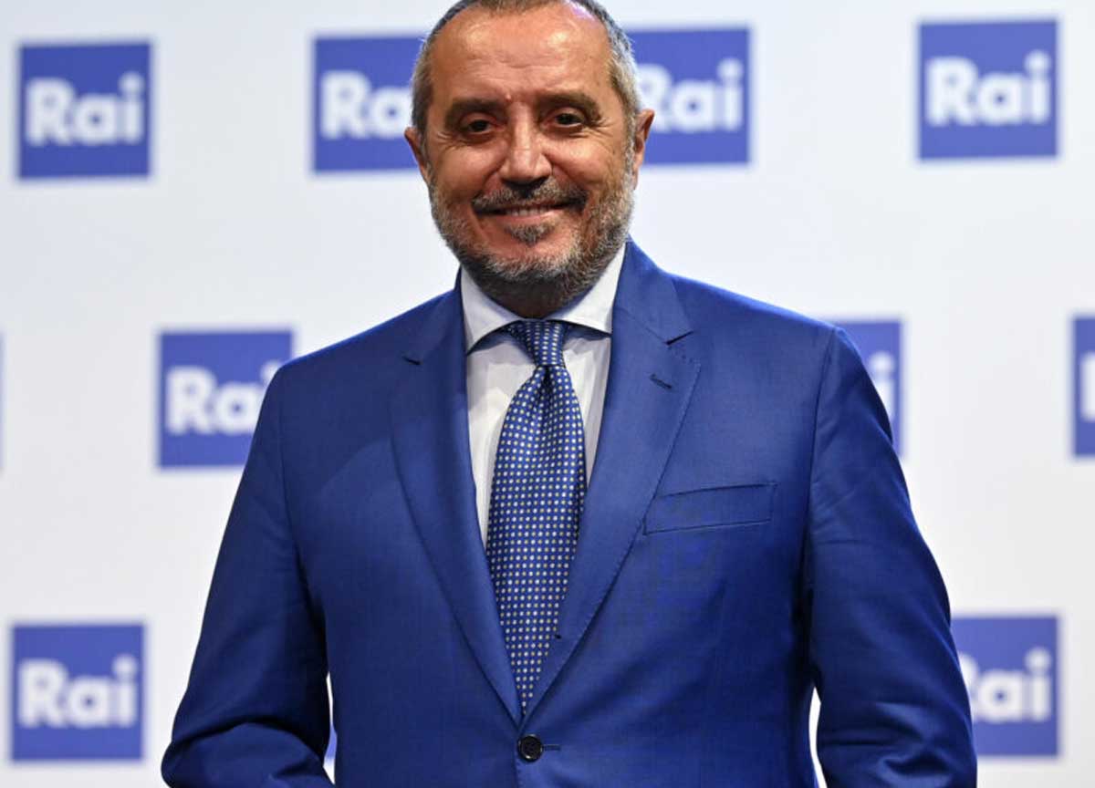 Funerali di Franco Di Mare, i vertici Rai presenti ma mimetizzati tra la folla