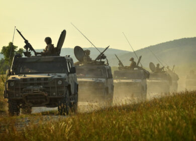 Sei mesi obbligatori di leva per tutti i giovani dai 18 ai 26 anni