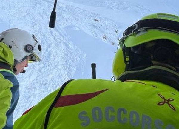 Montagna: travolto da valanga in Svizzera, morto scialpinista italiano Montagna: travolto da valanga in Svizzera, morto scialpinista italiano