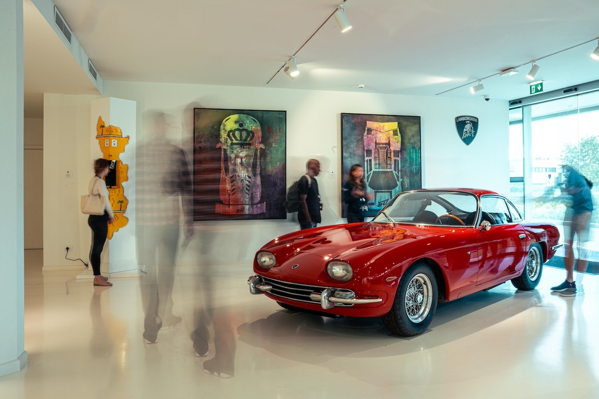 Lamborghini inaugura l’esposizione d’arte “Dreamaway”