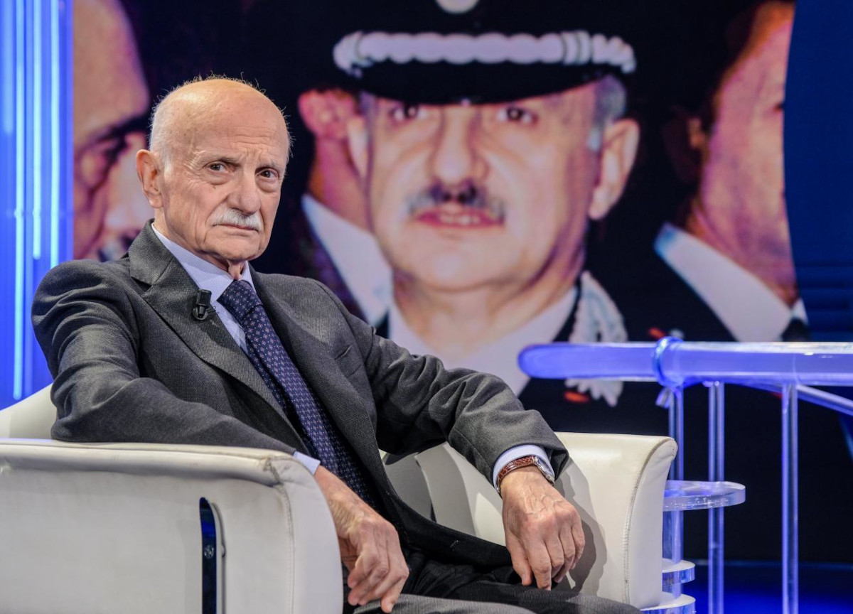 Stragi del ’93, indagato il generale Mario Mori. Crosetto attacca i pm