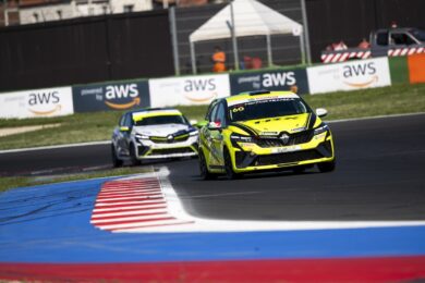 Clio Cup Europa: Arduini in testa al Trofeo Junior dopo gara di Misano