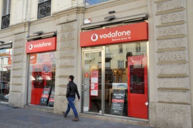 Swisscom compra Vodafone Italia per 8 mld, c’è l’ok del governo