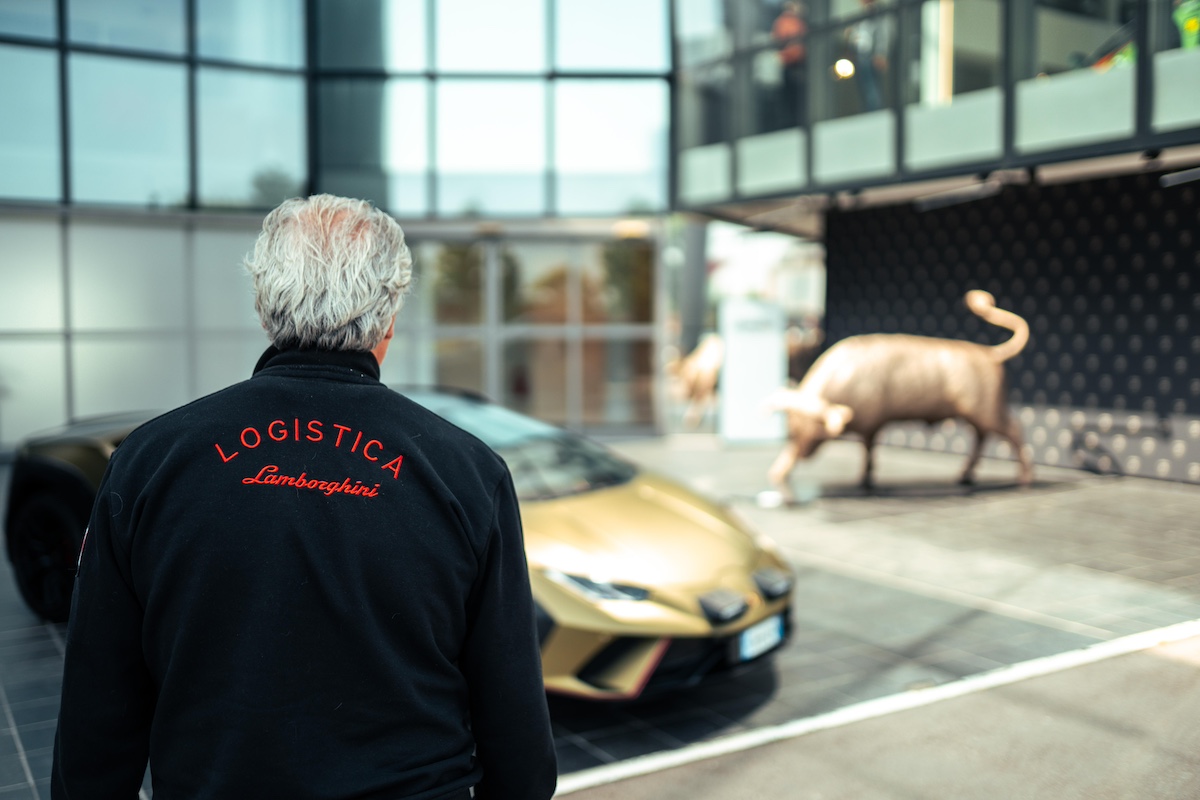Lamborghini inaugura l’esposizione d’arte “Dreamaway”