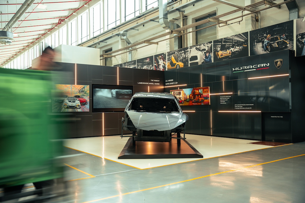 Lamborghini inaugura l’esposizione d’arte “Dreamaway”