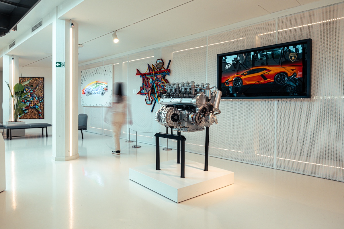 Lamborghini inaugura l’esposizione d’arte “Dreamaway”