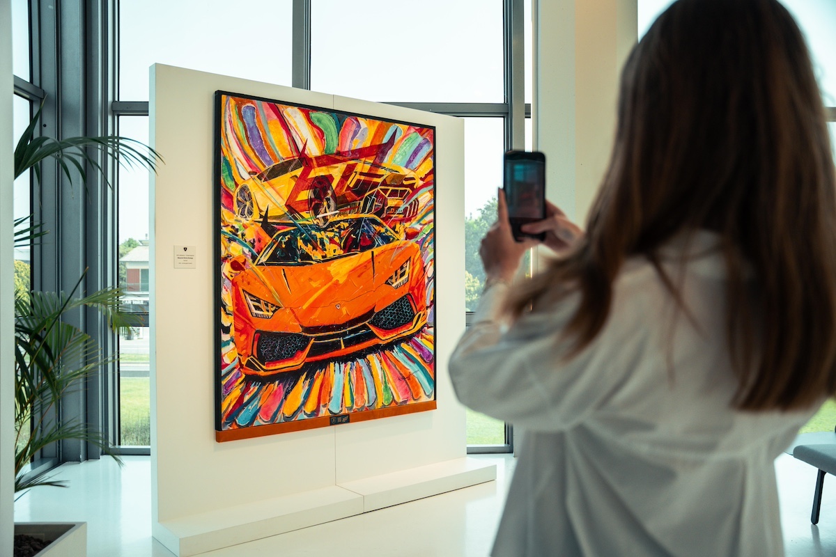 Lamborghini inaugura l’esposizione d’arte “Dreamaway”