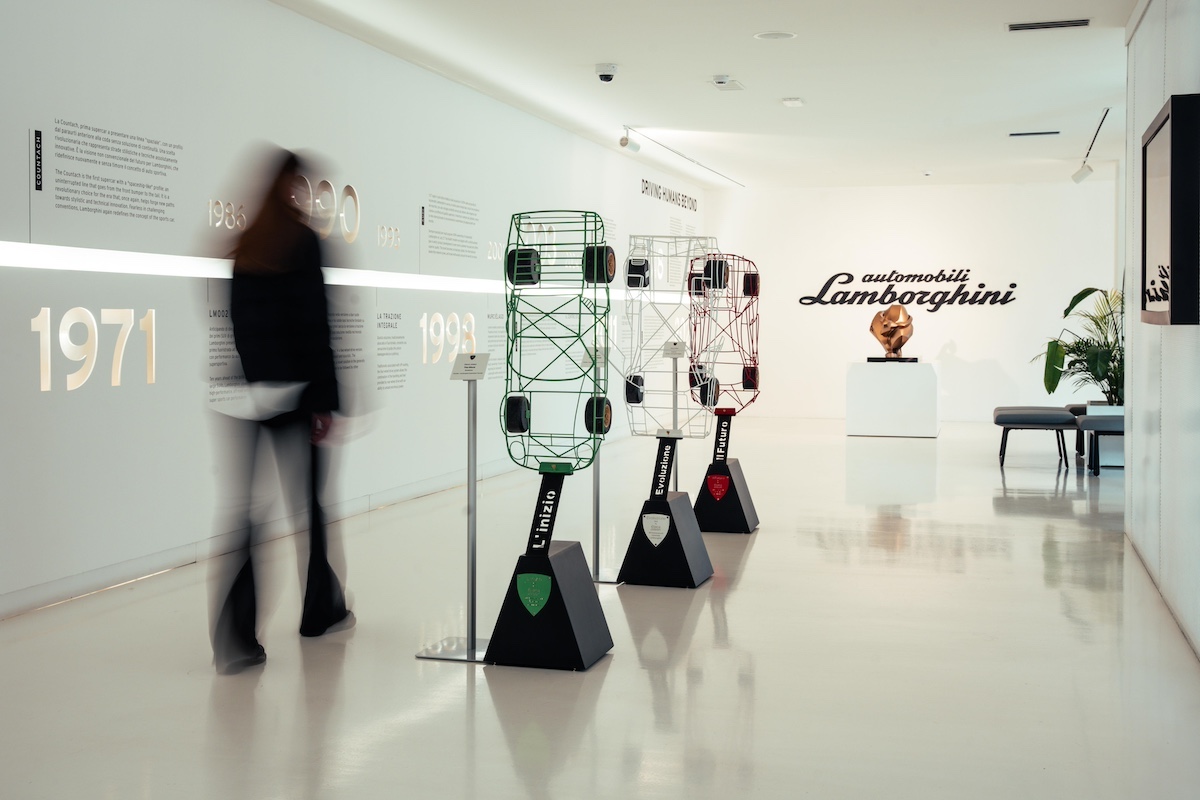 Lamborghini inaugura l’esposizione d’arte “Dreamaway”