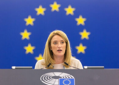 Indennità e pensione garantita: quanto guadagna un europarlamentare